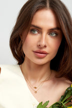 collar sencillo con dije anudado