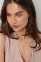 collar con dije de gota