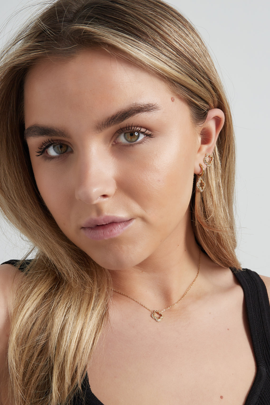 collar de trébol de diamantes