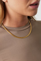 collar de linea pura
