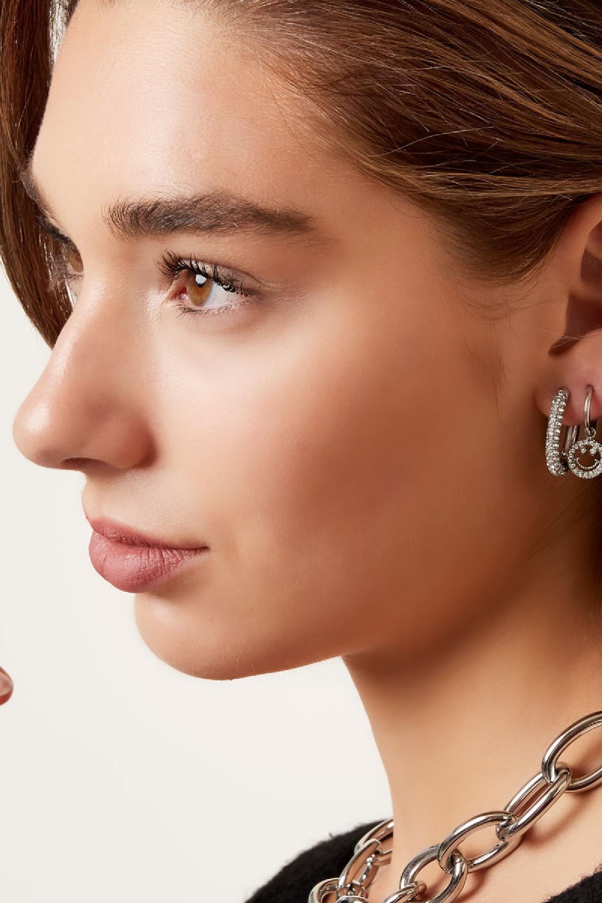 Pendientes oval con circonita Color dorado Acero inoxidable