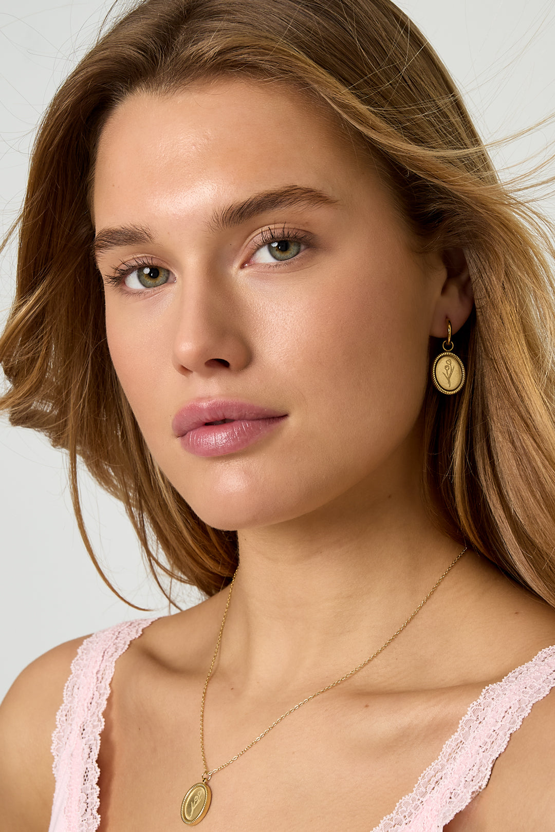 Pendientes de acero inoxidable con flor de tulipán