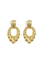 Pendientes llamativos con motivo de concha