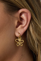 Pendientes con colgante de rosa en flor