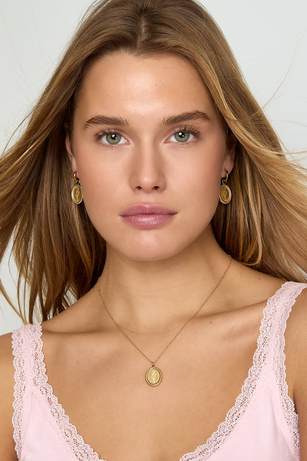 Pendientes de acero inoxidable con flor de tulipán